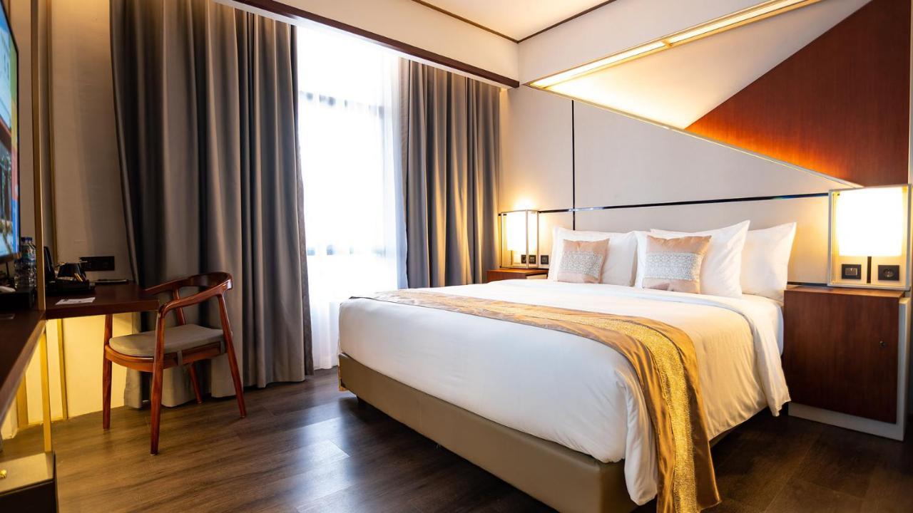 Rayz Umm Hotel Маланг Екстер'єр фото